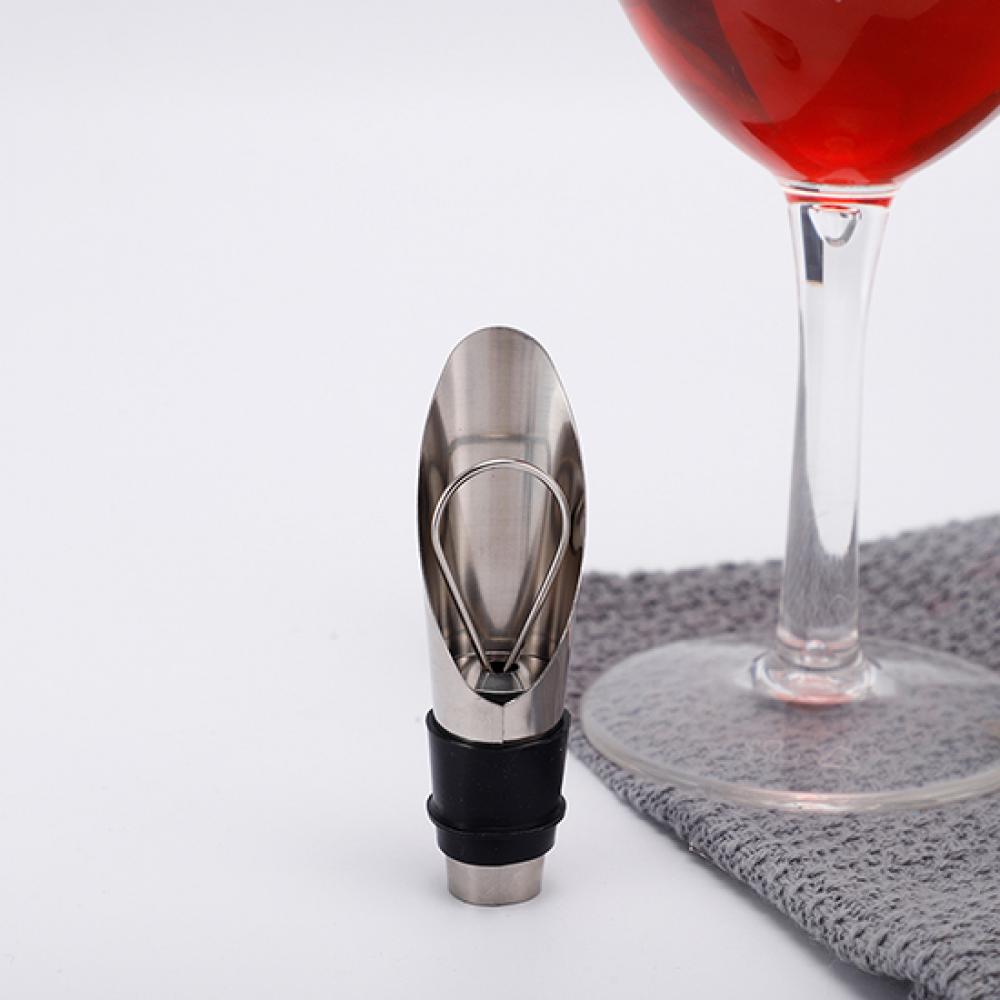 Stainless Steel Classic Bottle - Wine Aerator Pour recension och pris
